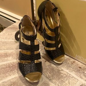 Worn once! Practically ne Michae Kors. Camden Platform 5” heel. Embossed leather